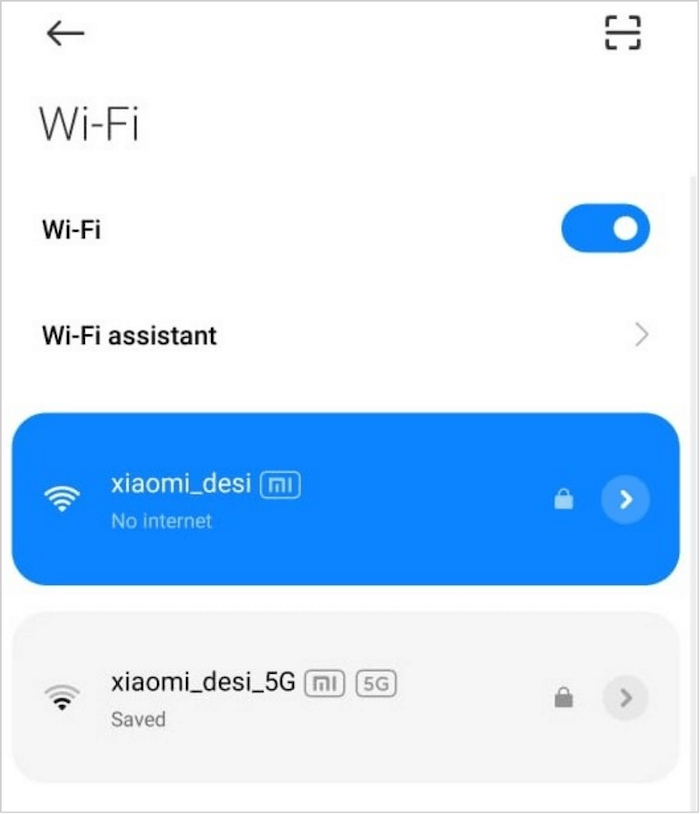 scegli una connessione wifi diversa