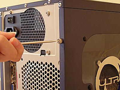 Apri la custodia del computer