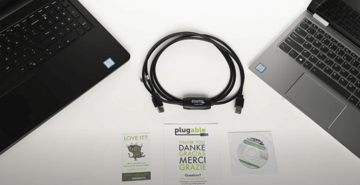 Collega entrambi i computer con il cavo di trasferimento facile di Windows